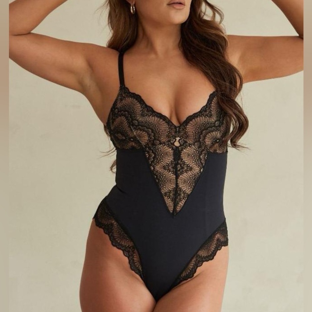 Pinsy Black Sculpting Lace Shapewear Bodysuit Size 2X